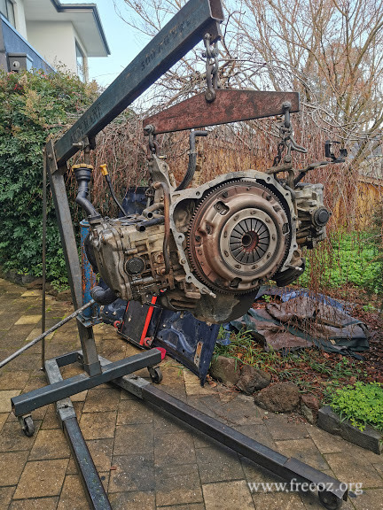 engine-crane2.jpg