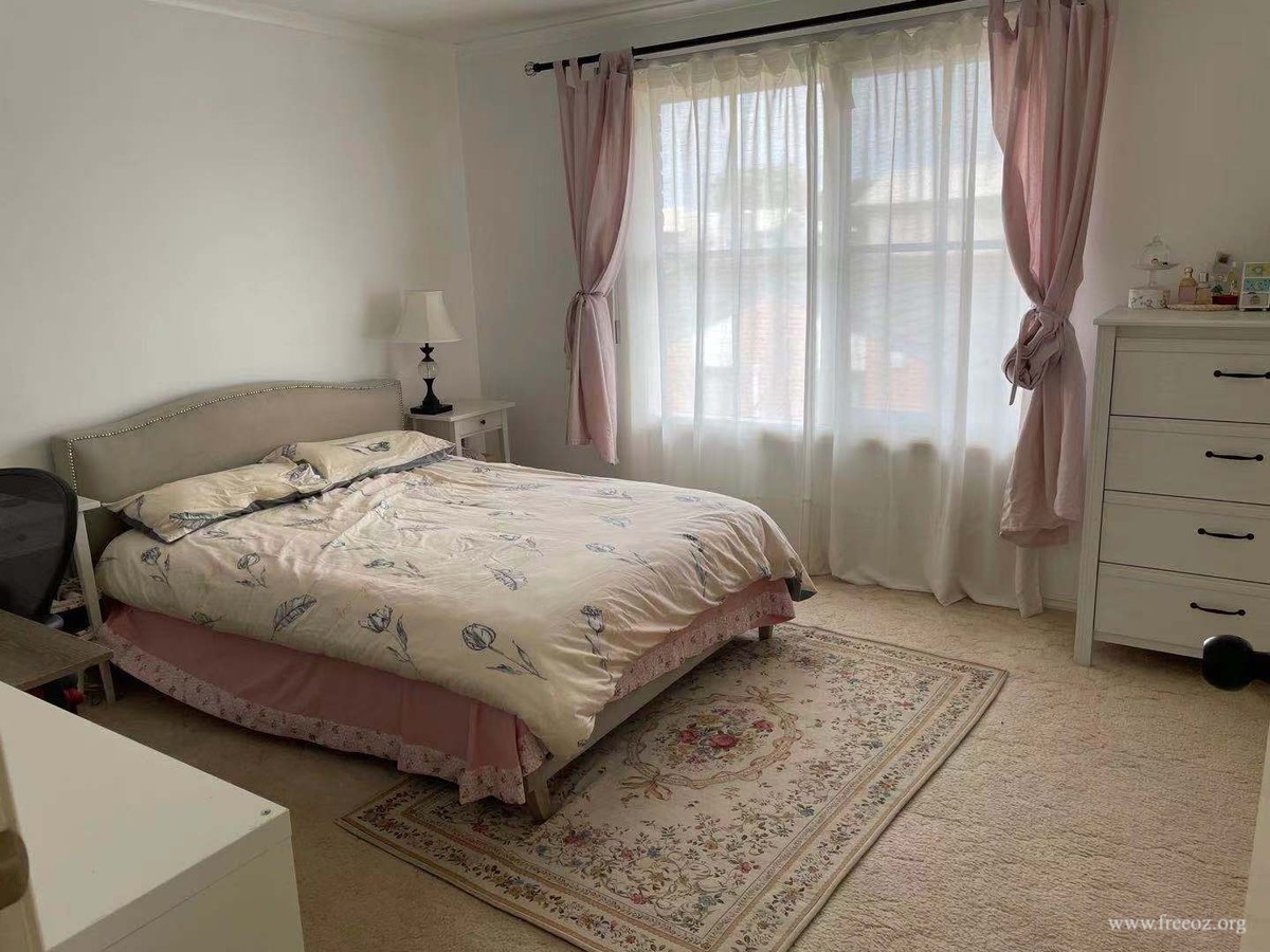 bedroom1.jpg