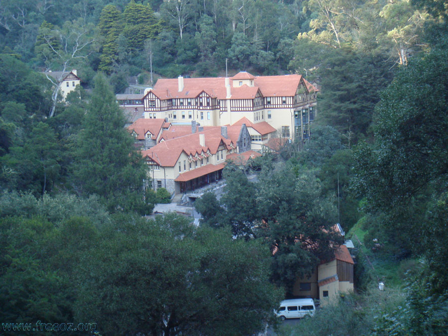 Jenolan caves house b h.JPG