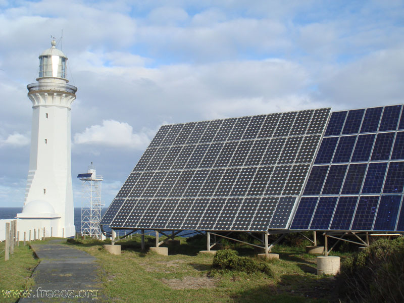 Modern Green Cape Lighthouse h.JPG