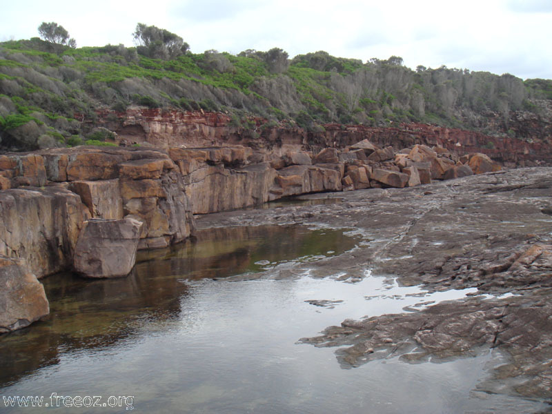 Black cliffs d h.JPG