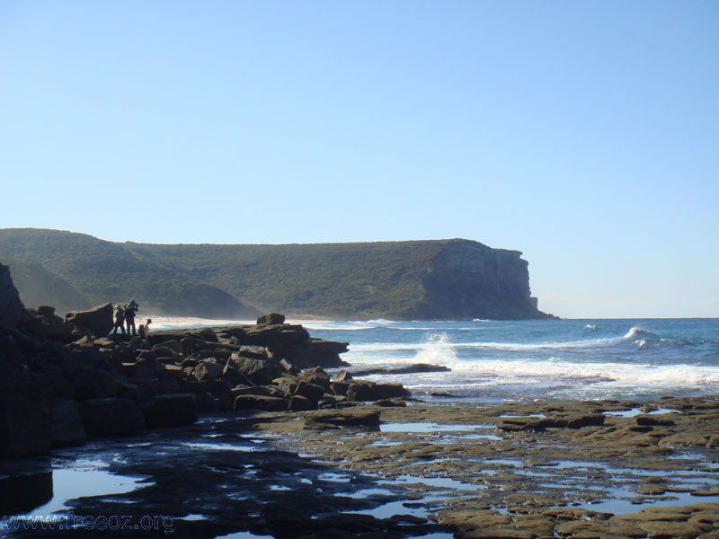 walk along rocks h.JPG