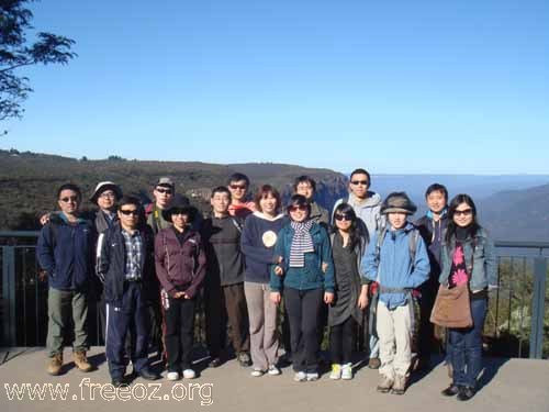 Group Photp at Wentworth Falls on July 4 2010 s.JPG