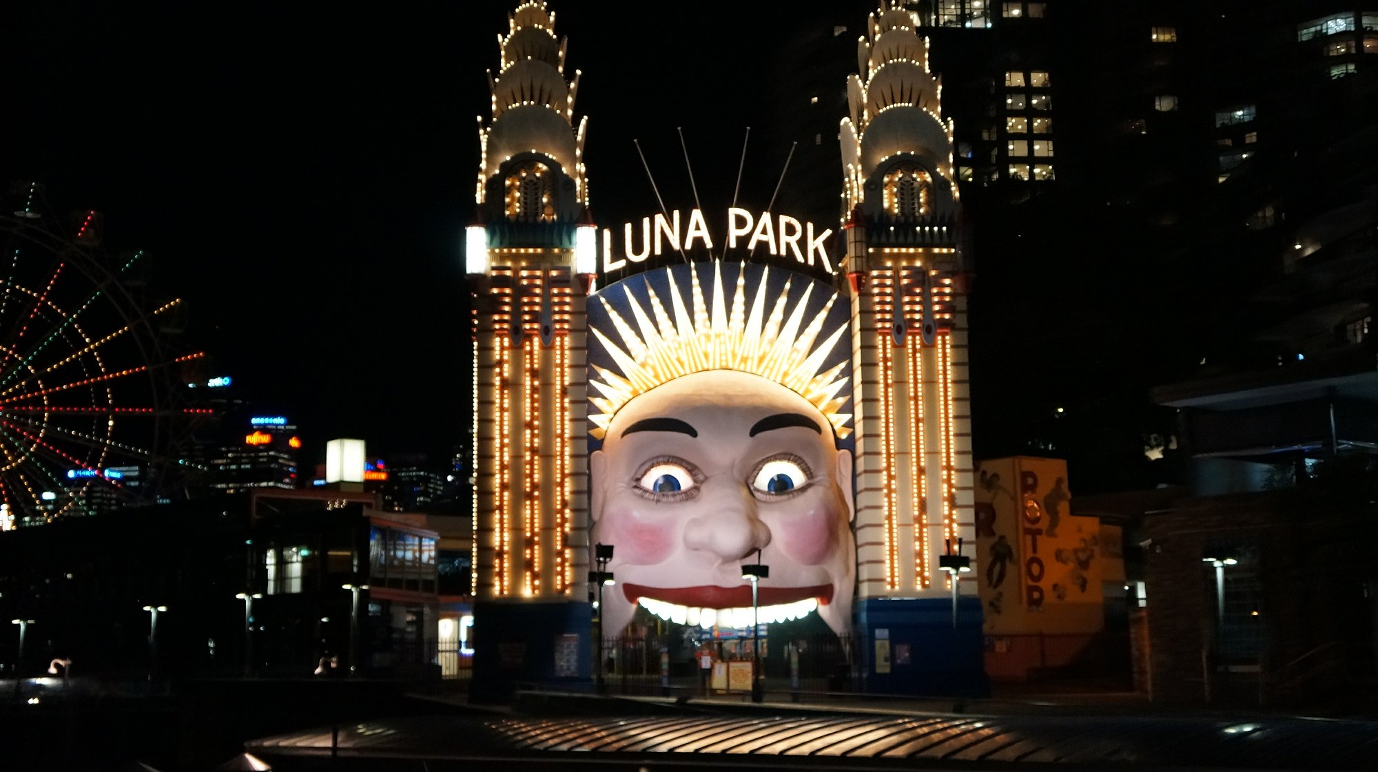 LUNA PARK